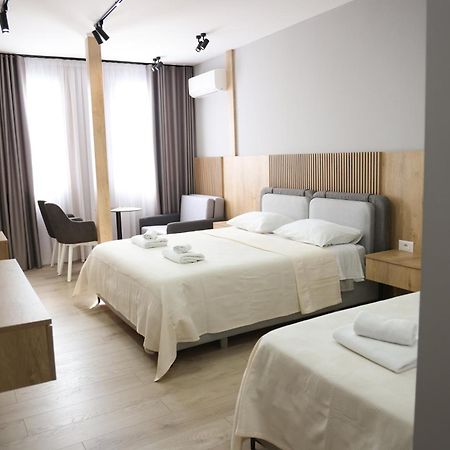Sol Hotel Shkoder Bagian luar foto
