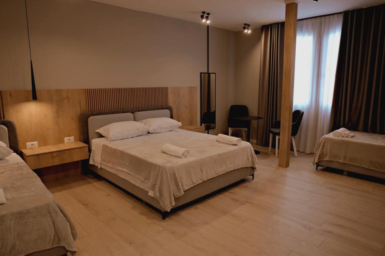 Sol Hotel Shkoder Bagian luar foto