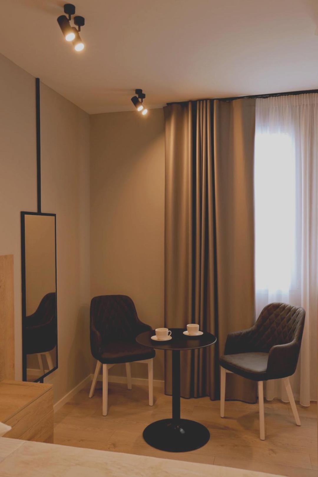 Sol Hotel Shkoder Bagian luar foto