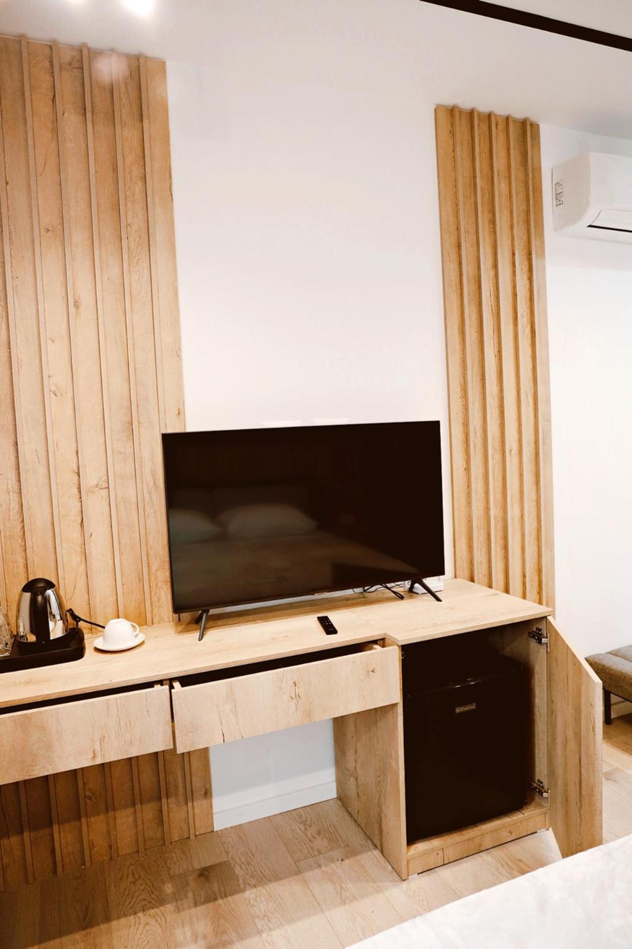 Sol Hotel Shkoder Bagian luar foto