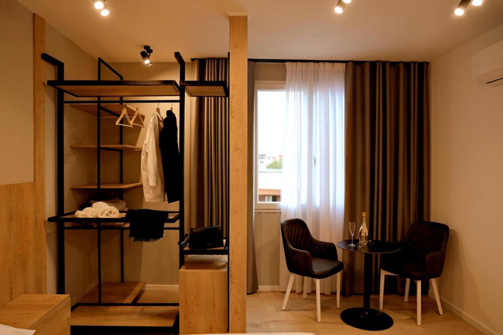 Sol Hotel Shkoder Bagian luar foto