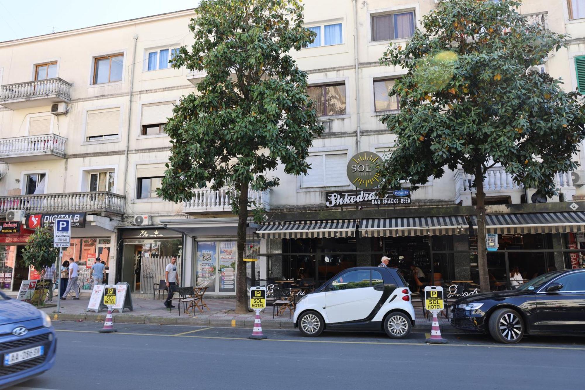Sol Hotel Shkoder Bagian luar foto