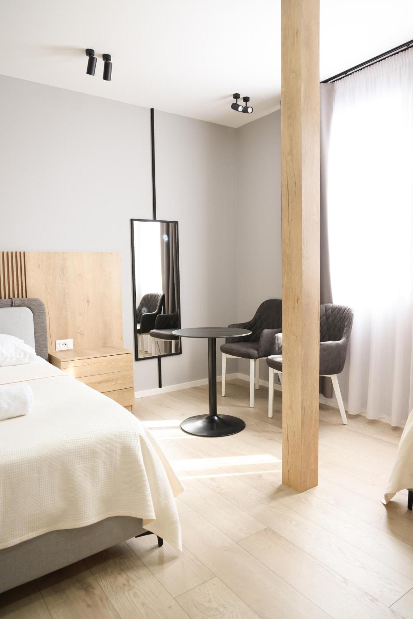 Sol Hotel Shkoder Bagian luar foto