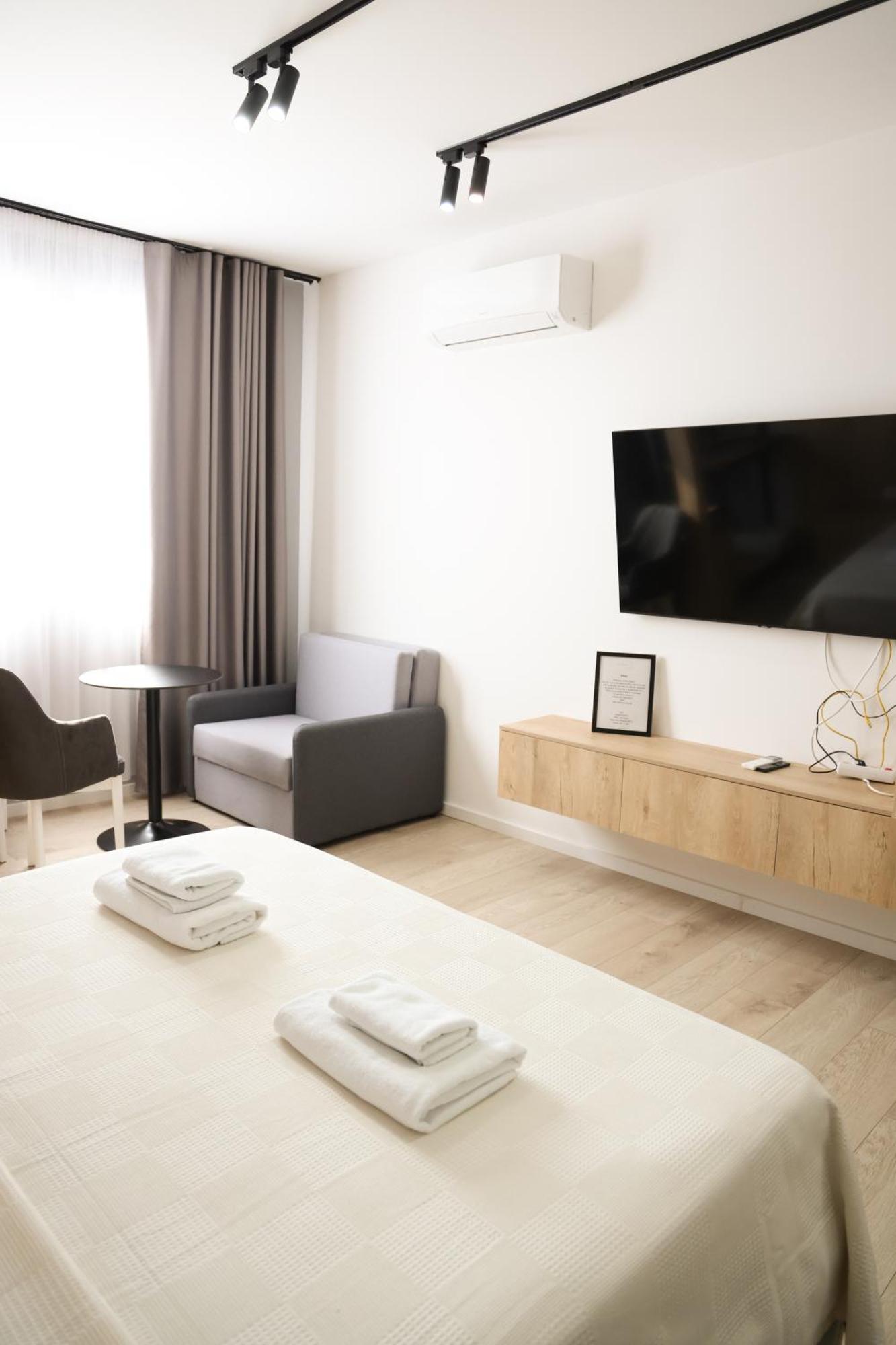 Sol Hotel Shkoder Bagian luar foto