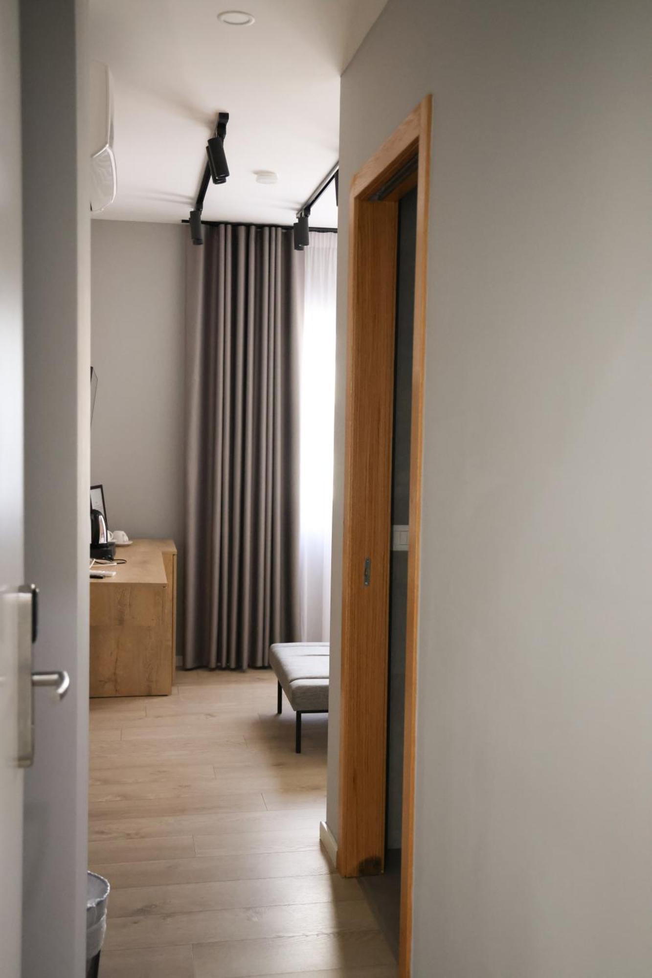 Sol Hotel Shkoder Bagian luar foto