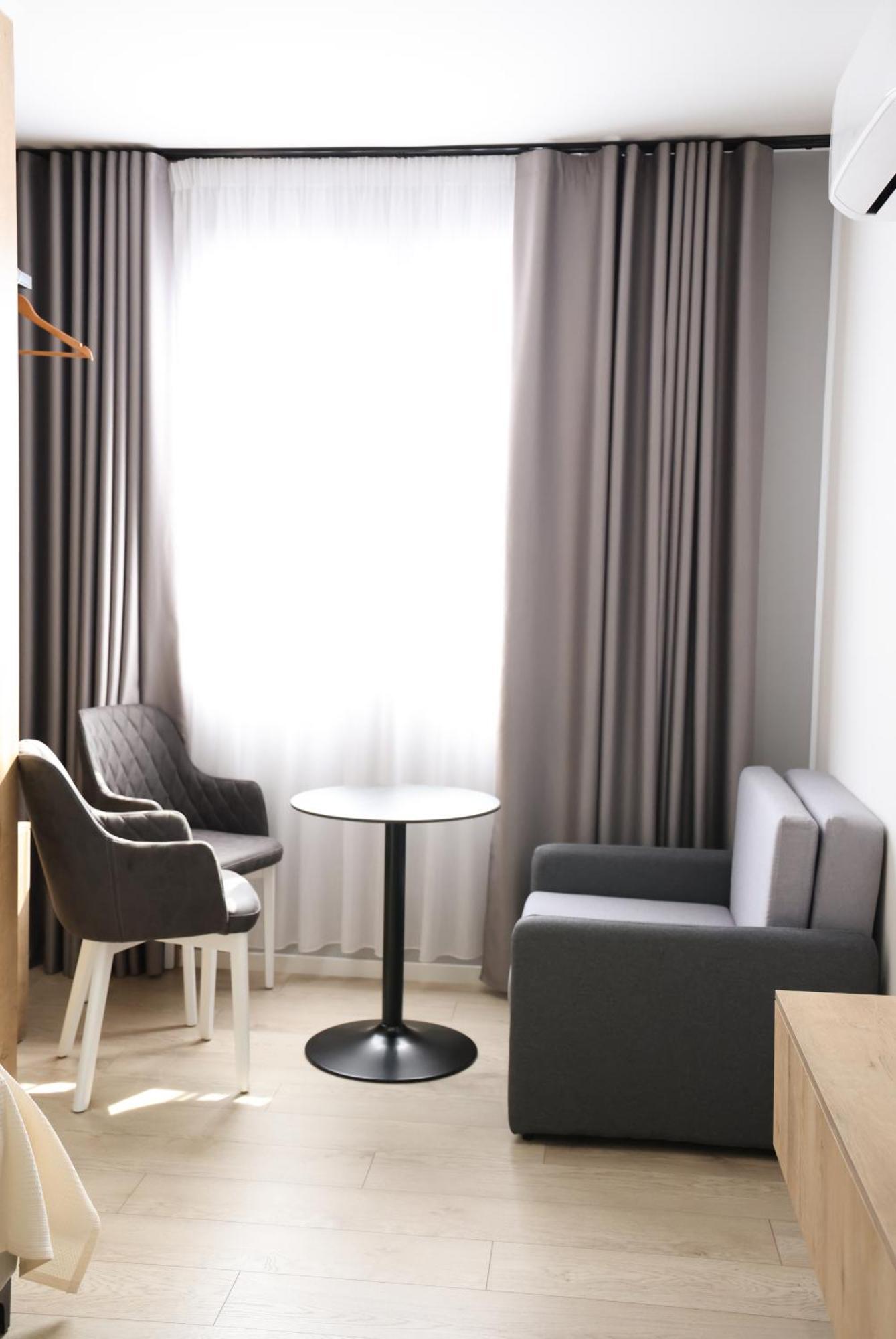 Sol Hotel Shkoder Bagian luar foto