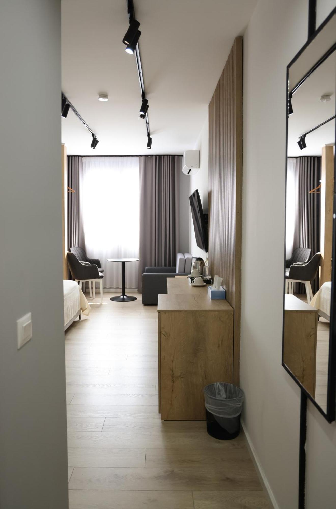 Sol Hotel Shkoder Bagian luar foto