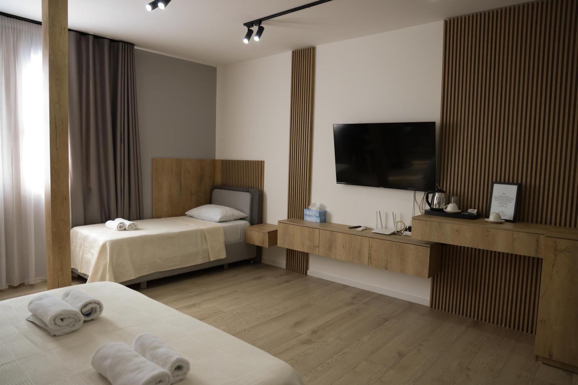 Sol Hotel Shkoder Bagian luar foto